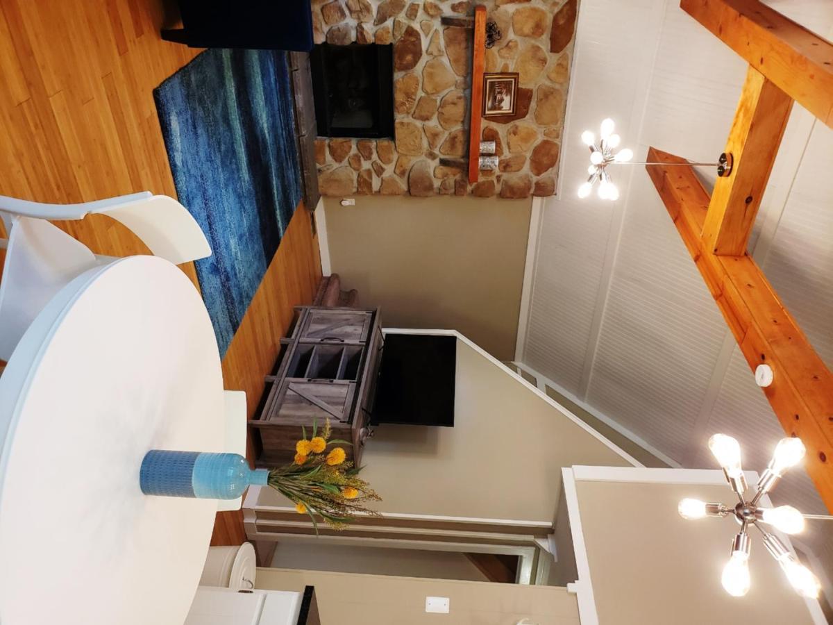 Holiday home 1400sf Self Checkin Modern Ac Grill Firepit