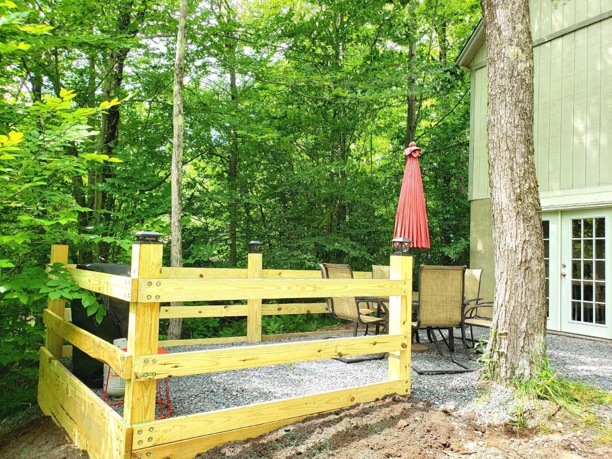 Holiday home 1400sf Self Checkin Modern Ac Grill Firepit *
